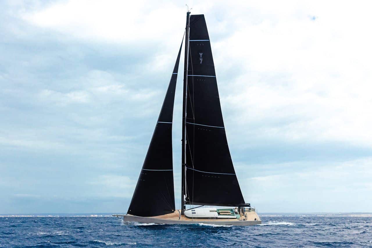 sailing-yacht-charter-YUME