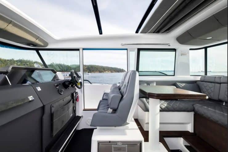 day-charter-rental-yacht-m-y-axopar-37-x-c