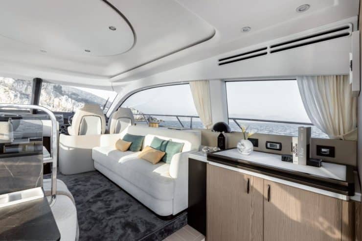 day-charter-yacht-rental-m-y-Azimut_53_Fly