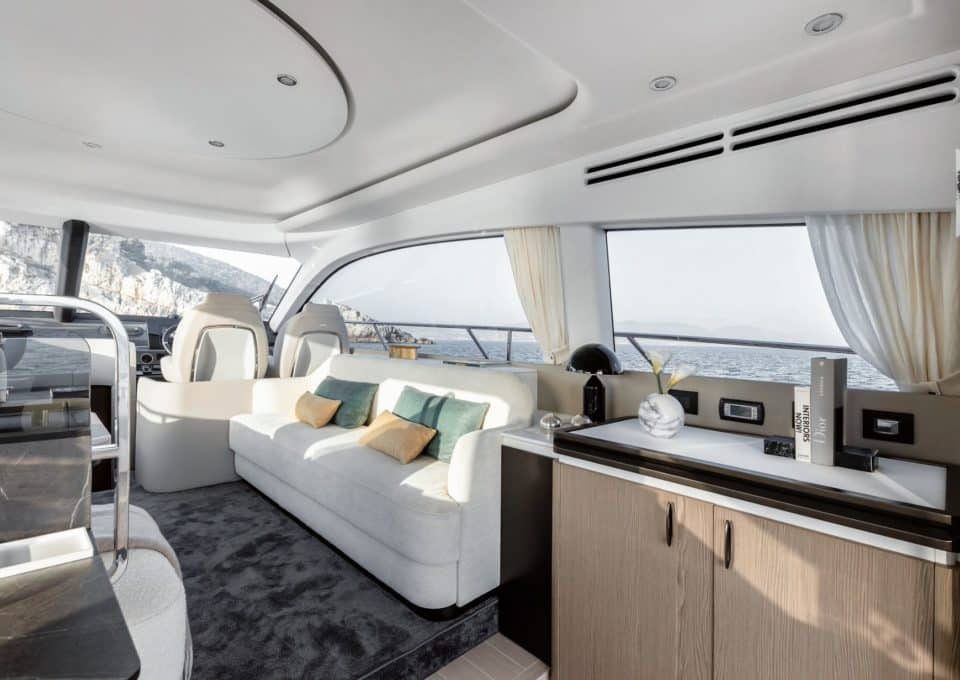 day-charter-yacht-rental-m-y-Azimut_53_Fly