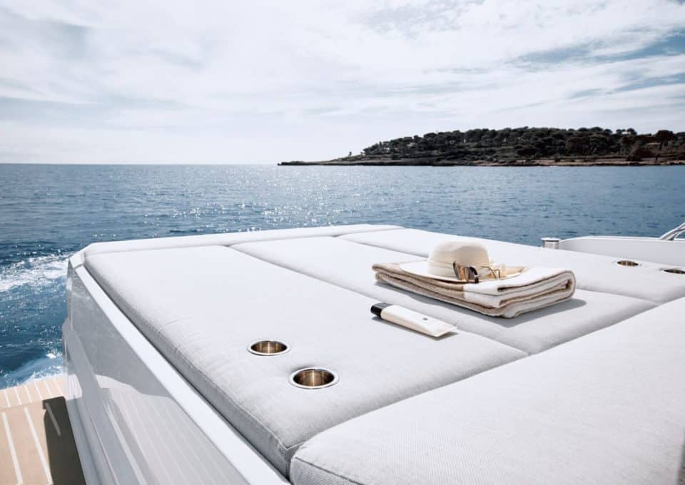 day-charter-yacht-rental-m-y-Azimut_Atlantis_51