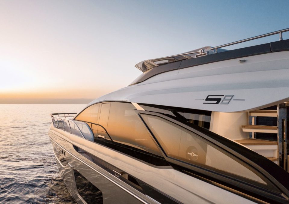 day-charter-rental-yacht-m-y-azimut-s8