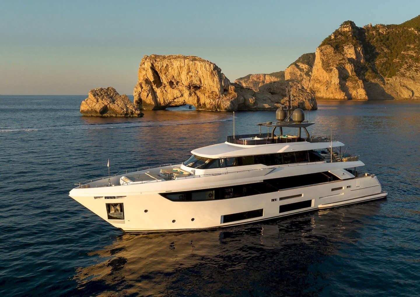 yacht-charter-rental-m-y-acqua