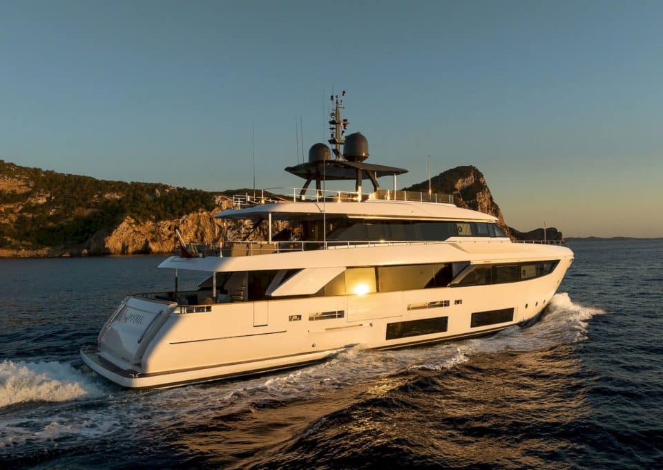 yacht-charter-rental-m-y-acqua