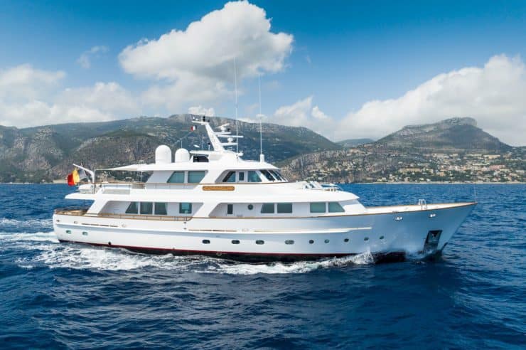 yacht-charter-rental-m-y-cornelia