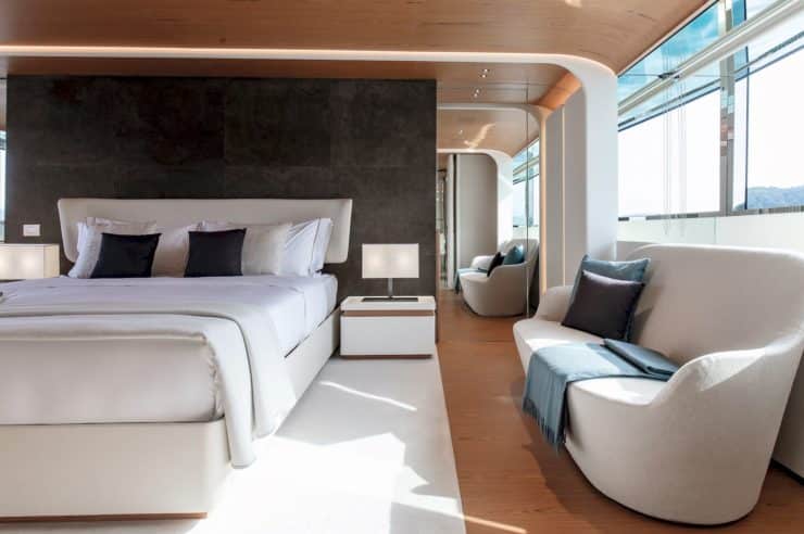 yacht-charter-rental-m-y-legend