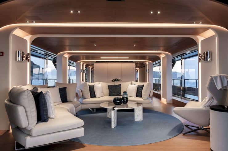 yacht-charter-rental-m-y-legend