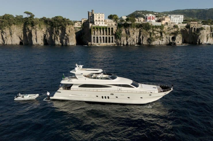 yacht-charter-rental-m-y-legend