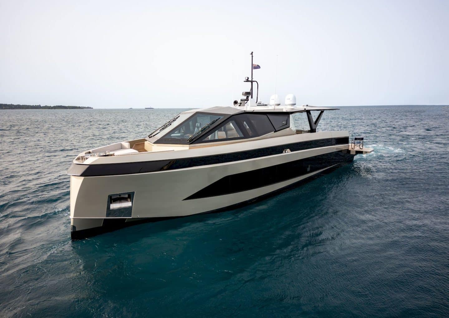 yacht-charter-rental-m-y-moonraker