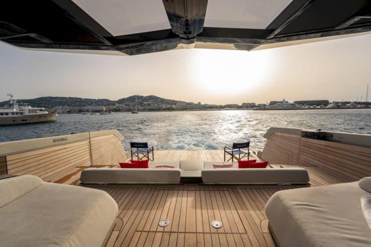 yacht-charter-rental-m-y-moonraker