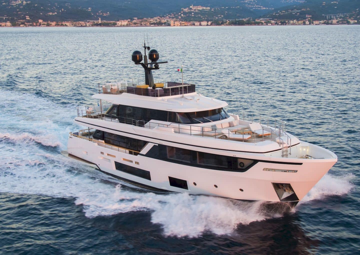 yacht-charter-rental-m-y-rare-gem