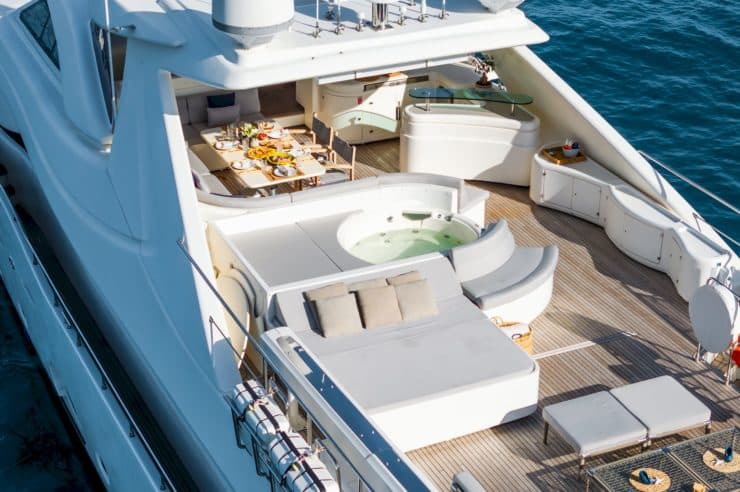 yacht-charter-rental-m-y-robusto