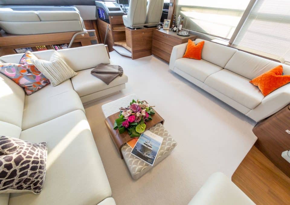 yacht-charter-rental-m-y-shawlife