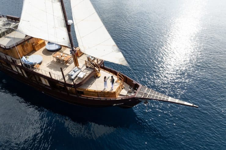Yacht-charter-SEQUOIA