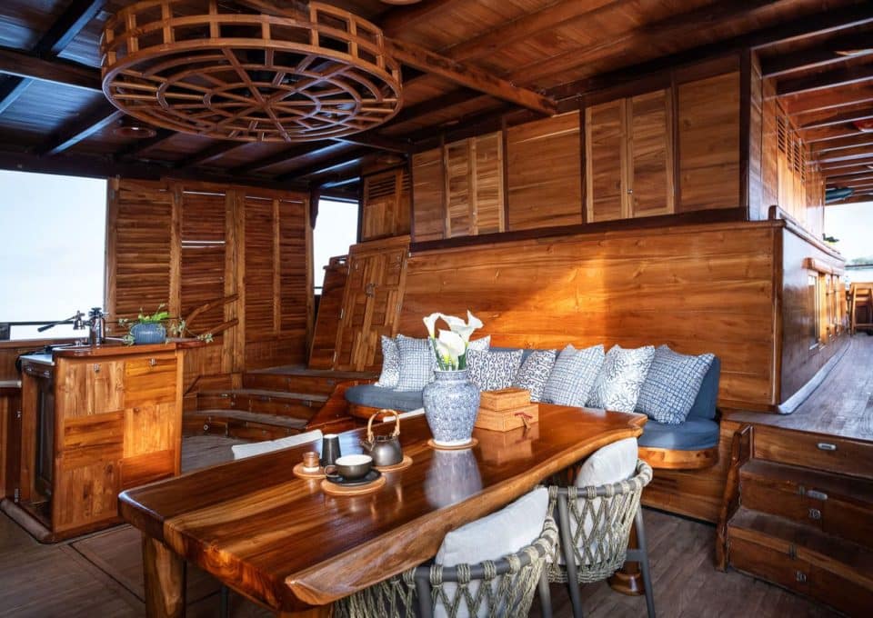 Yacht-charter-SEQUOIA