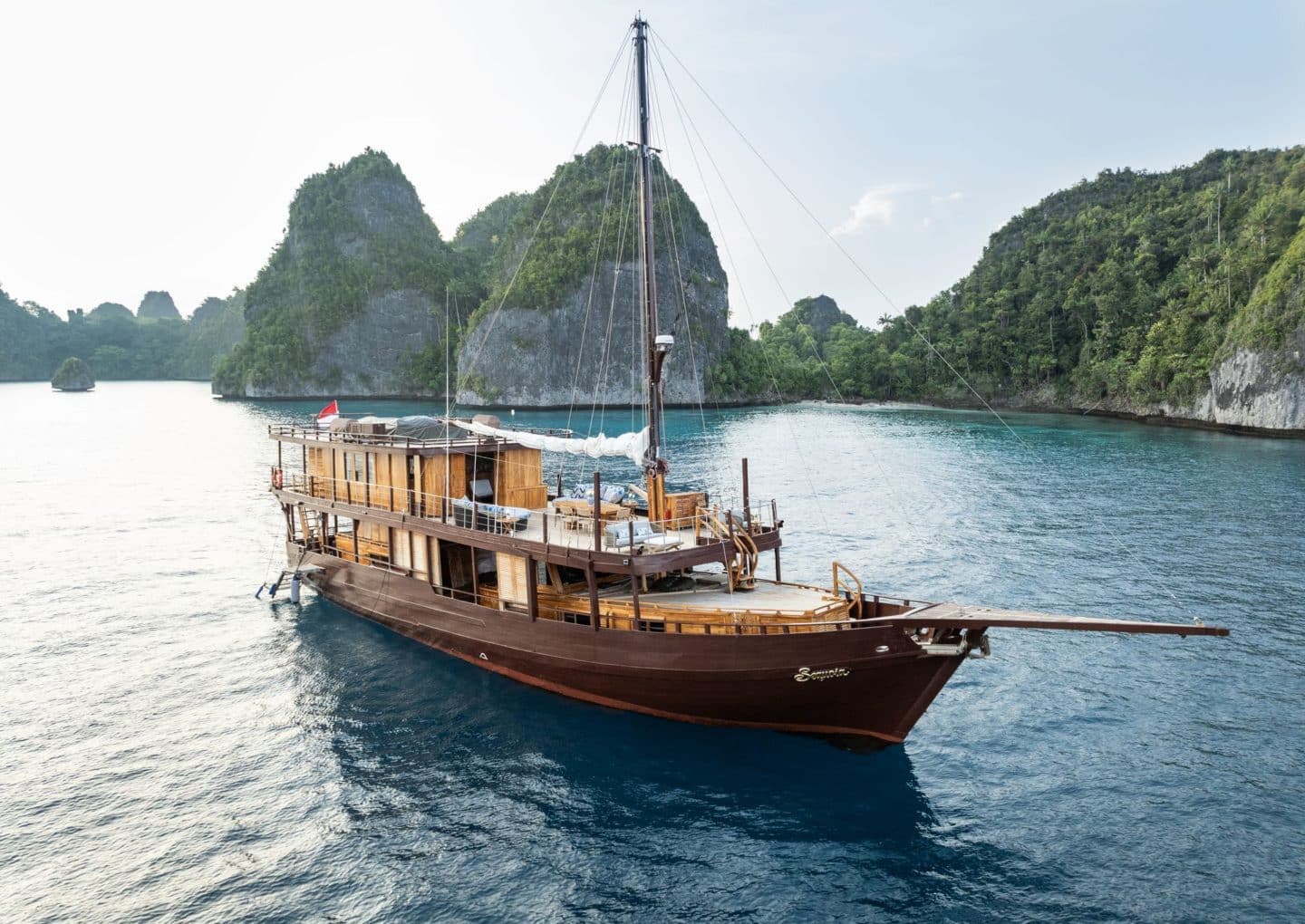 Yacht-charter-SEQUOIA