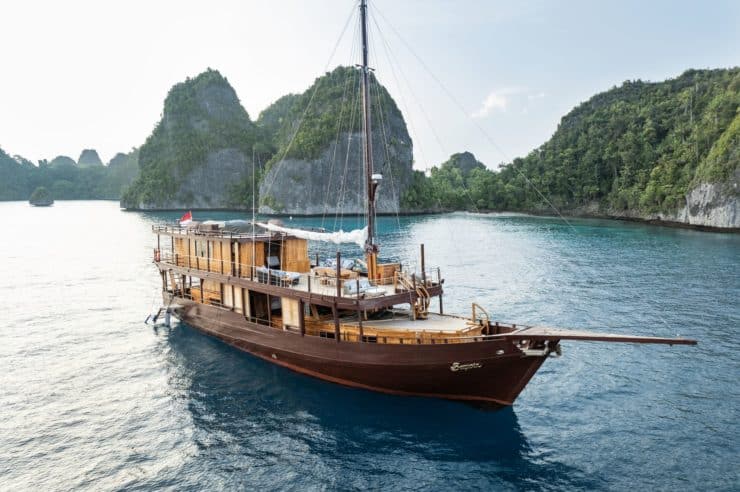 Yacht-charter-SEQUOIA