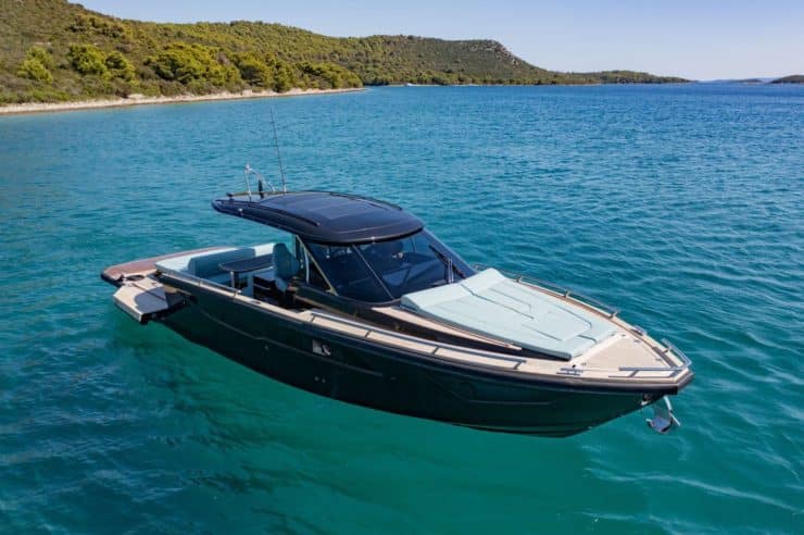 Day-Charter-Yacht-Rental-MY-Focus-Forza-37