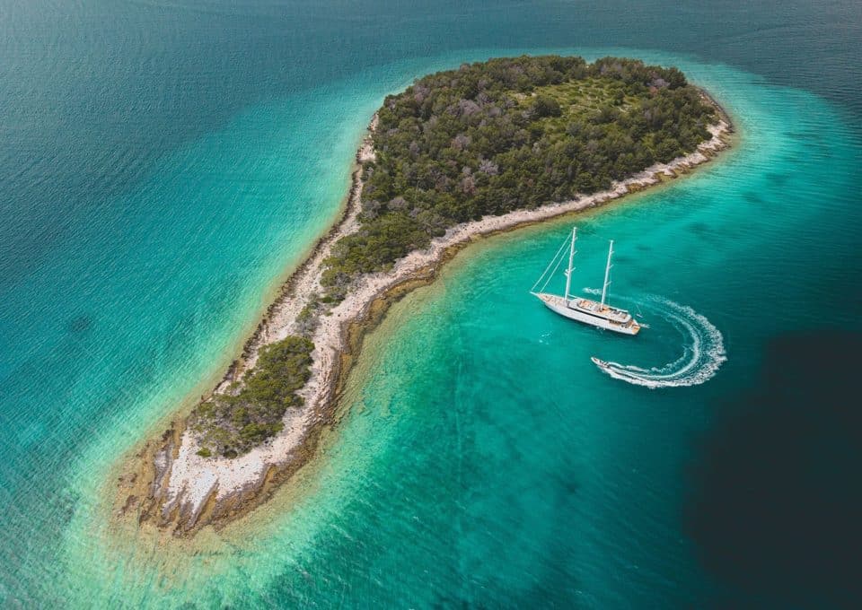 yacht-charter-m-s-aurum-sky