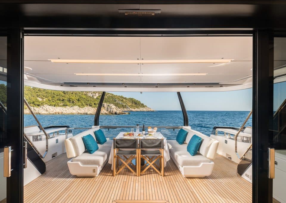 yacht-charter-m-y-nailu