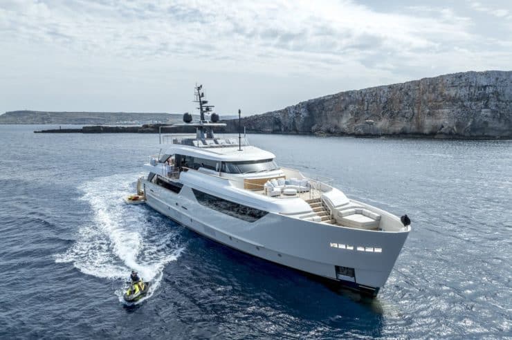 yacht-charter-m-y-unique-s