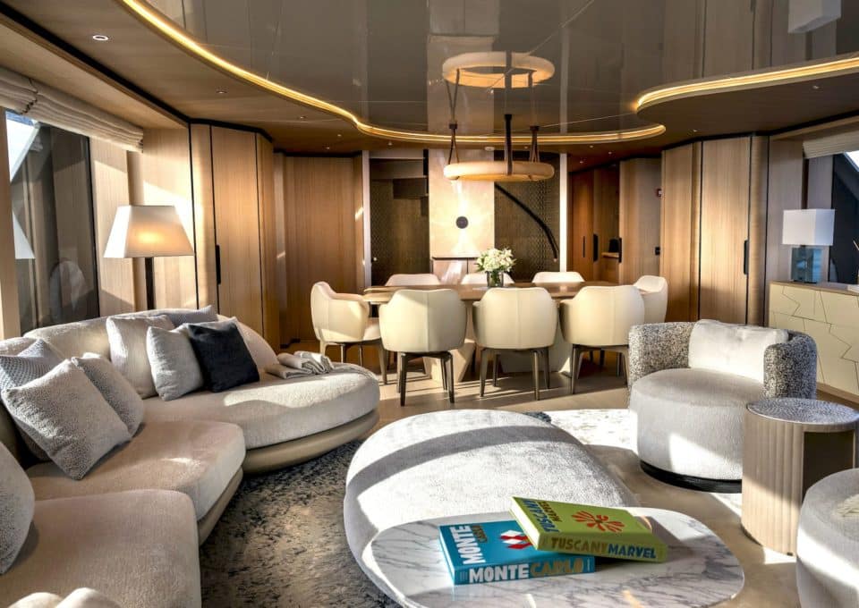 yacht-charter-m-y-unique-s