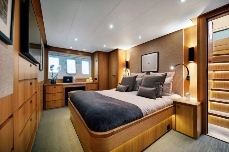 Yacht-charter-M-Y-ARMONEE