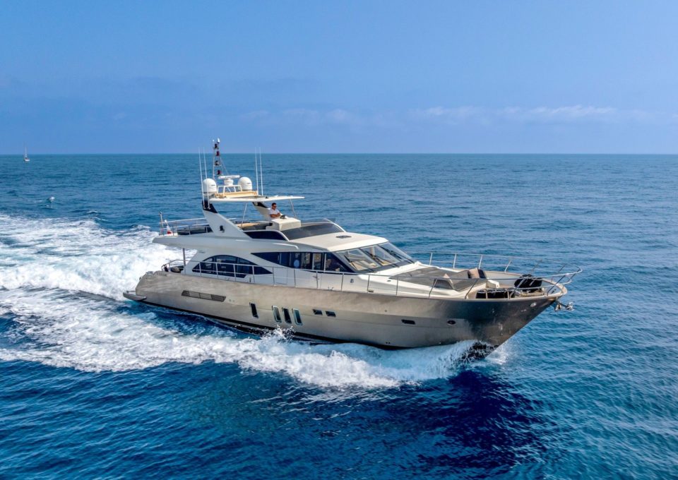 Yacht-charter-M-Y-ARMONEE