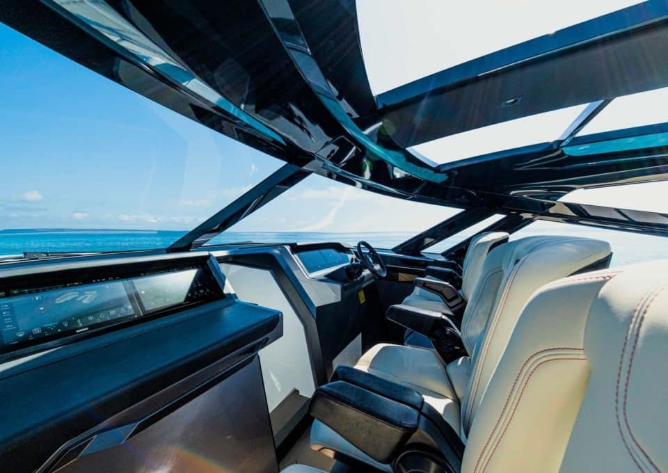 Yacht-charter-M-Y-CHICA-BRAVA