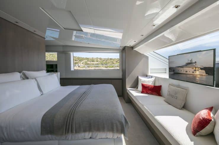 Yacht-charter-M-Y-DINAIA