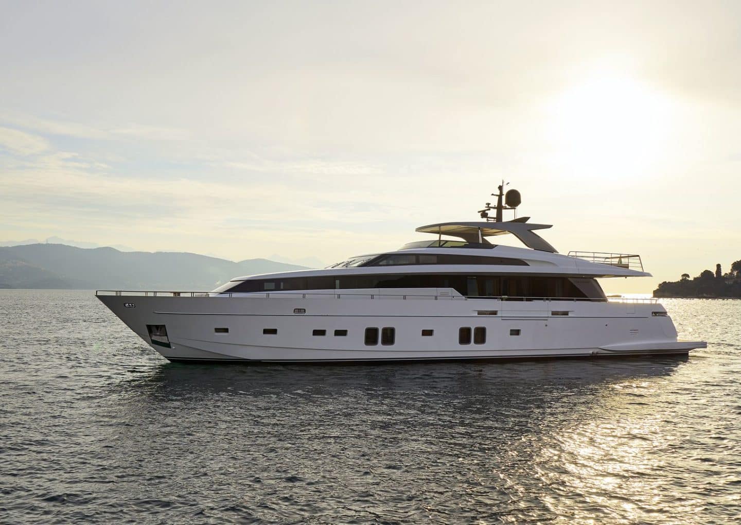 Yacht-charter-M-Y-DINAIA