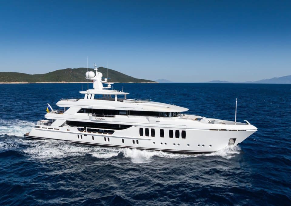 Yacht-charter-M-Y-FORTUNA