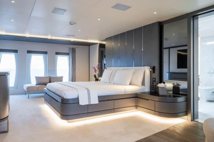 Yacht-charter-M-Y-FORTUNA