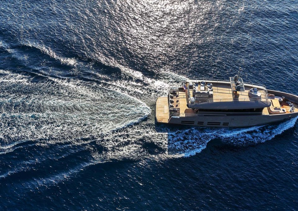 yacht-charter-m-kokonuts-wally