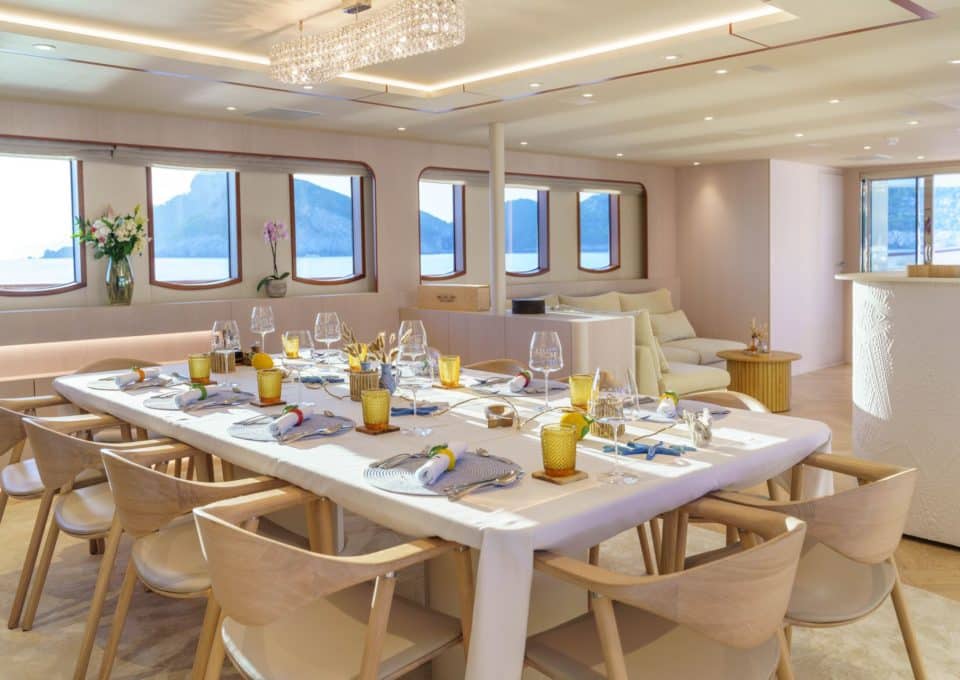 Yacht-charter-M-Y-MAIA