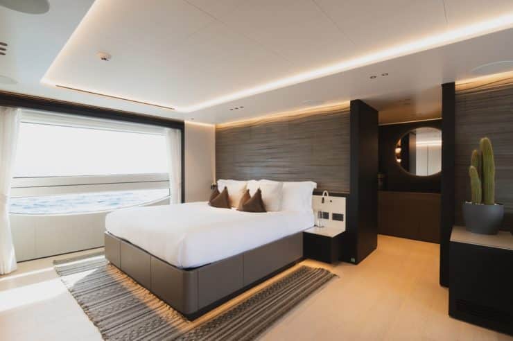 Yacht-charter-M-Y-MAVERICK