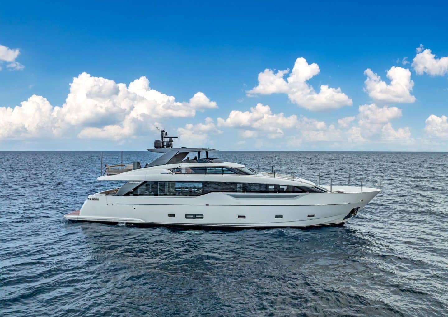 Yacht-charter-M-Y-NOTYNOG