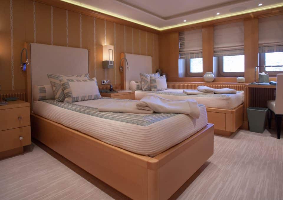 Yacht-charter-M-Y-PLAN-B