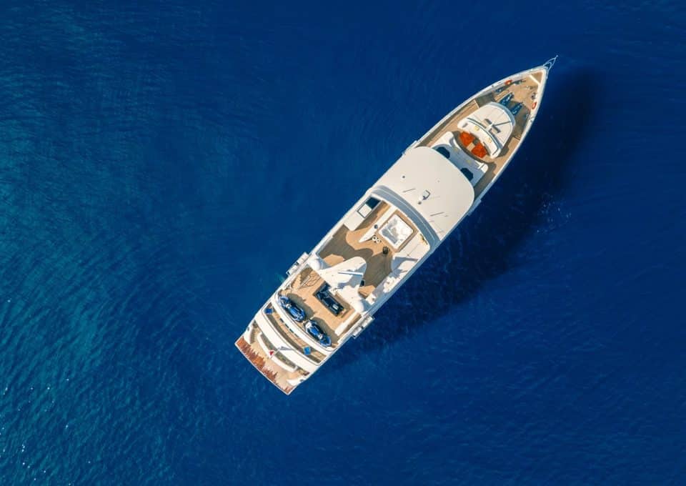 Yacht-charter-M-Y-SILENT-WORLD