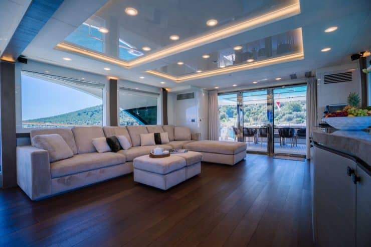 Yacht-charter-M-Y-VIVALDI