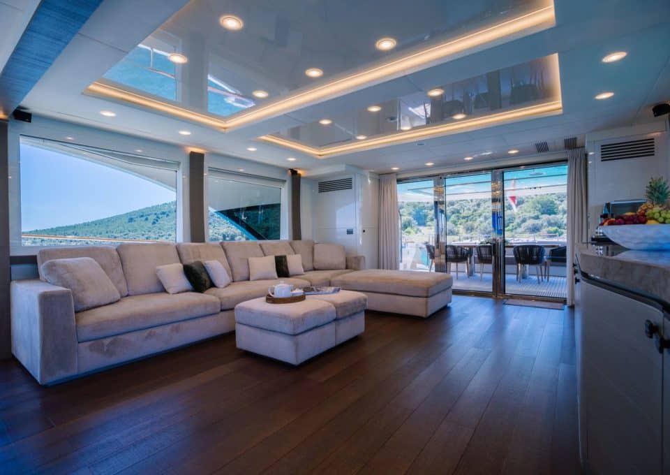 Yacht-charter-M-Y-VIVALDI