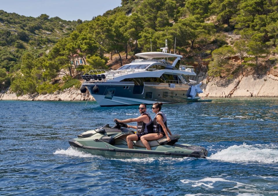 yacht-charter-M-Y-ALUMINIA-TOO