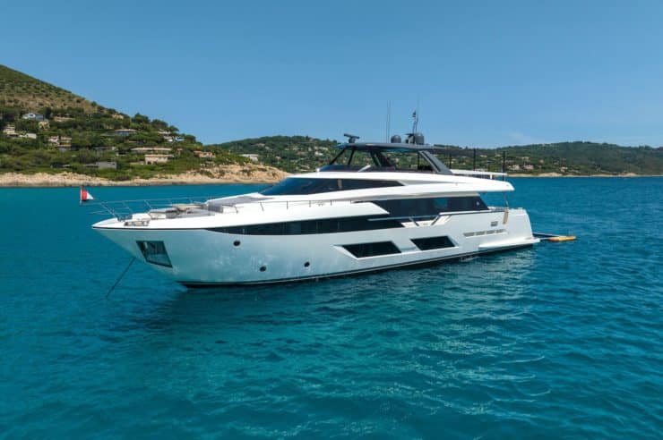 yacht-charter-M-Y-DADDYS-DREAM-2