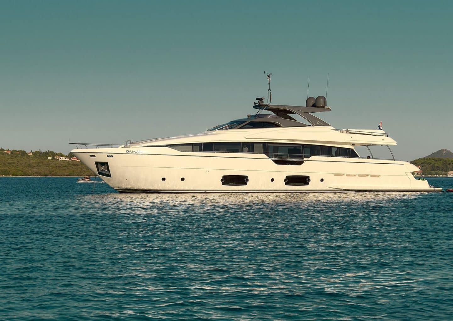 M/Y DAMARI | Charter with Arthaud Yachting yacht-charter-M-Y-DAMARI