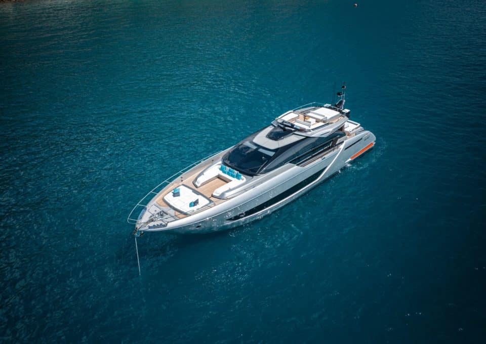yacht-charter-M-Y-LADY-DB