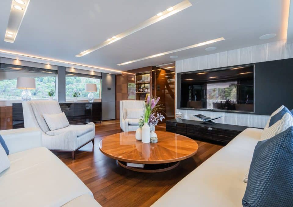 yacht-charter-M-Y-LE-VERSEAU