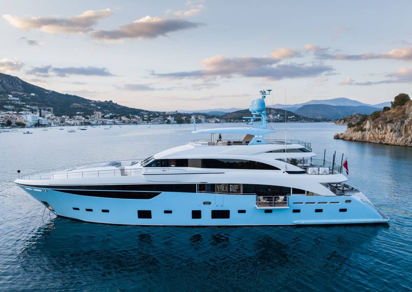 M/Y LE VERSEAU | Charter with Arthaud Yachting yacht-charter-M-Y-LE-VERSEAU