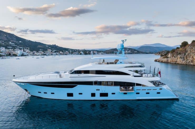 yacht-charter-M-Y-LE-VERSEAU