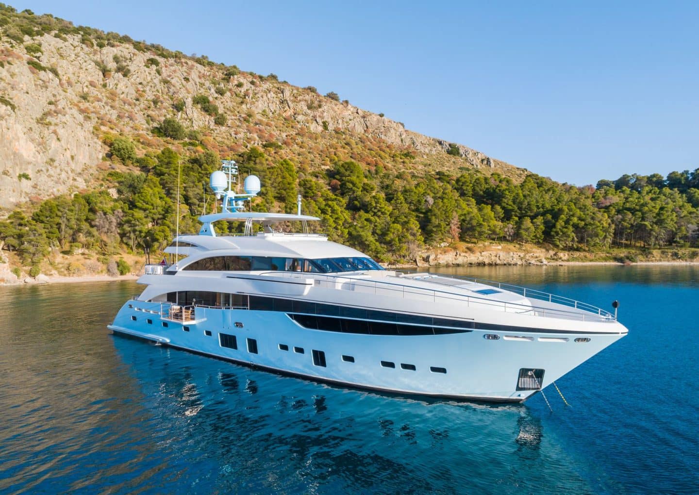 yacht-charter-M-Y-LE-VERSEAU