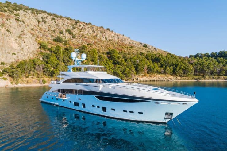 yacht-charter-M-Y-LE-VERSEAU